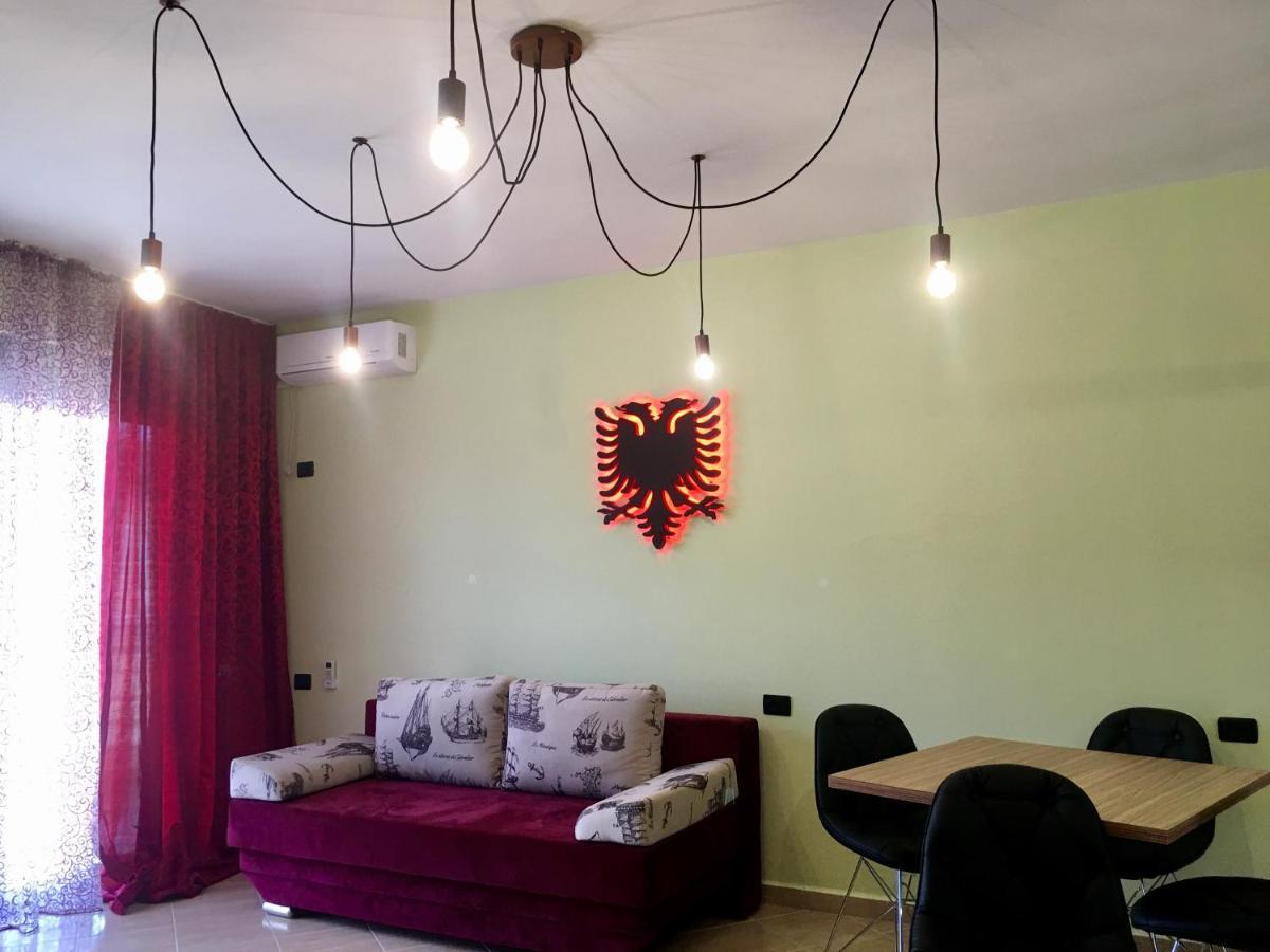 Luxury Holiday In Royal Apartment For King And Queen Saranda Kültér fotó