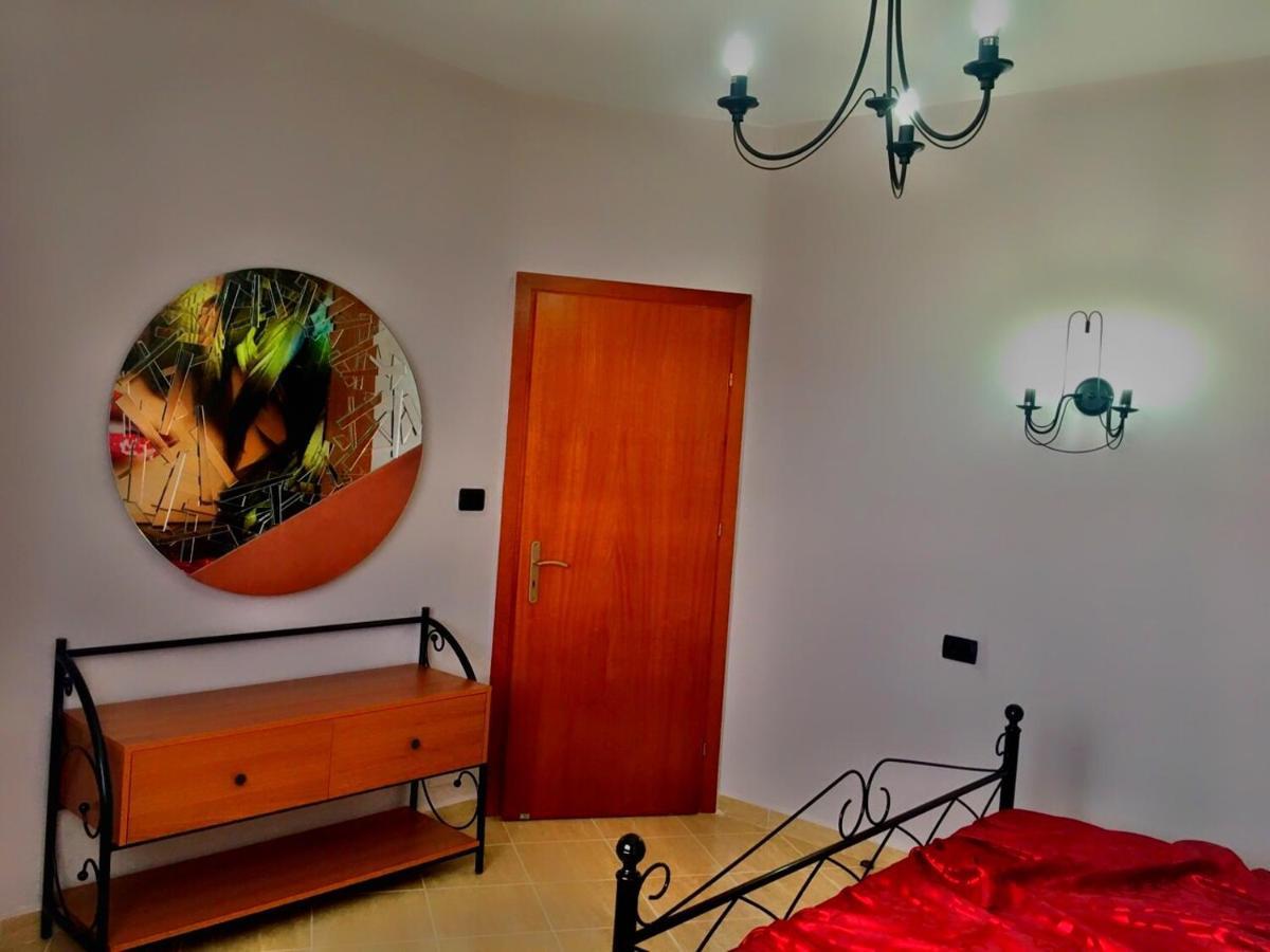 Luxury Holiday In Royal Apartment For King And Queen Saranda Kültér fotó