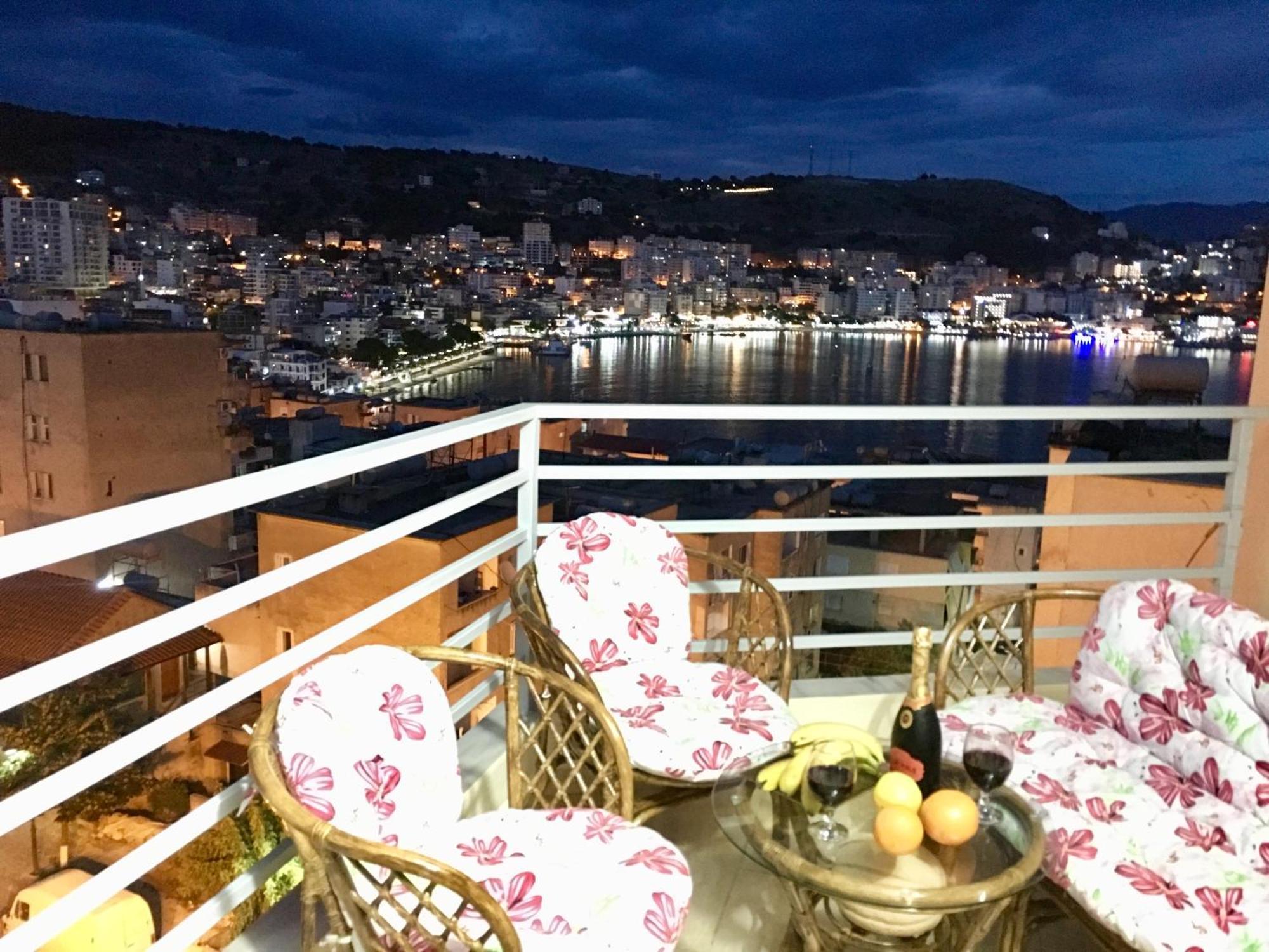 Luxury Holiday In Royal Apartment For King And Queen Saranda Kültér fotó