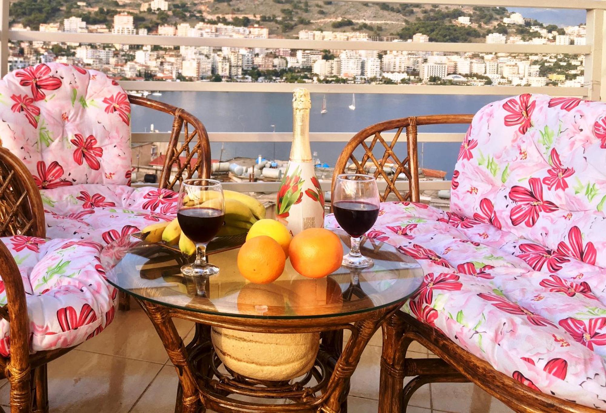 Luxury Holiday In Royal Apartment For King And Queen Saranda Kültér fotó