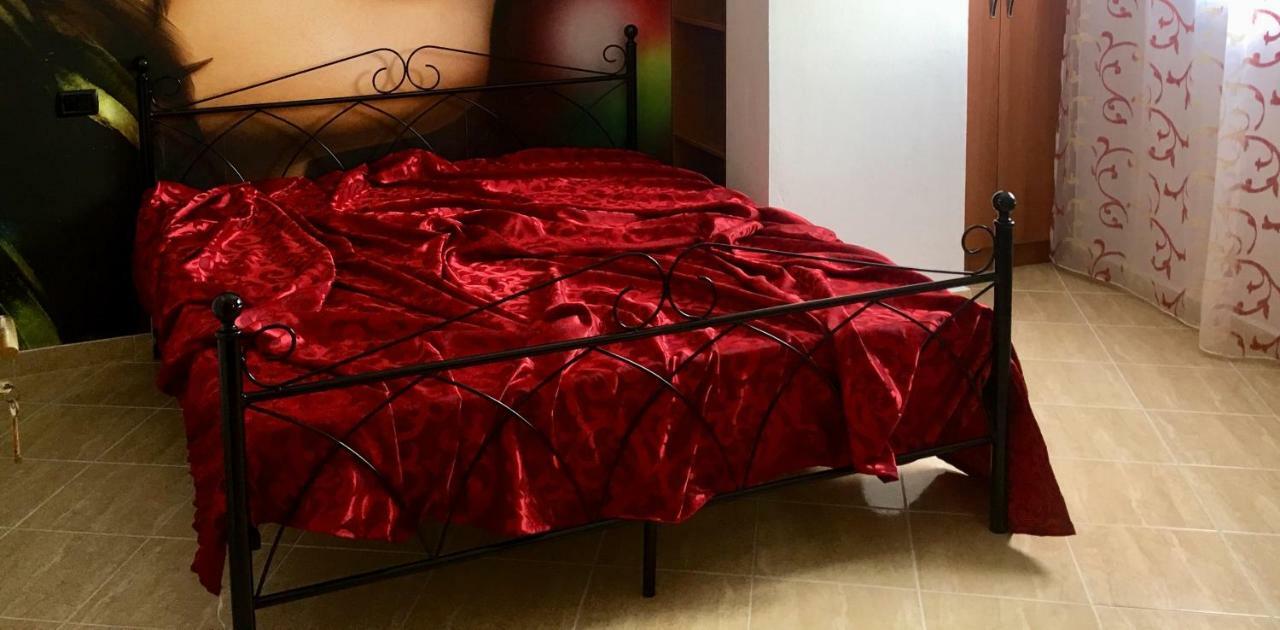Luxury Holiday In Royal Apartment For King And Queen Saranda Kültér fotó